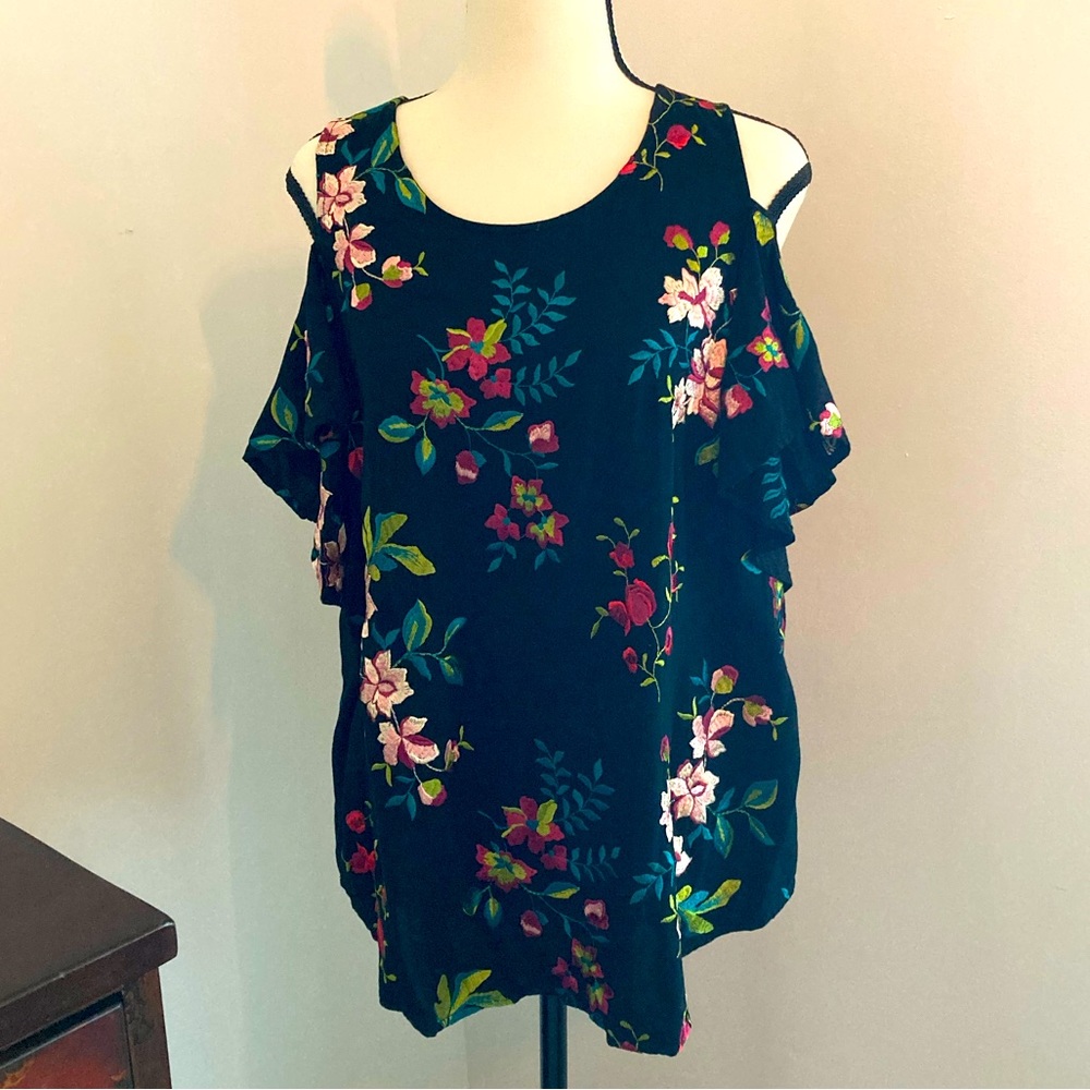 Karen Kane Beautiful Embroidered off-Shoulder Blouse XL
